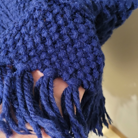 Blue vintage knitted poncho - Picture 8 of 9
